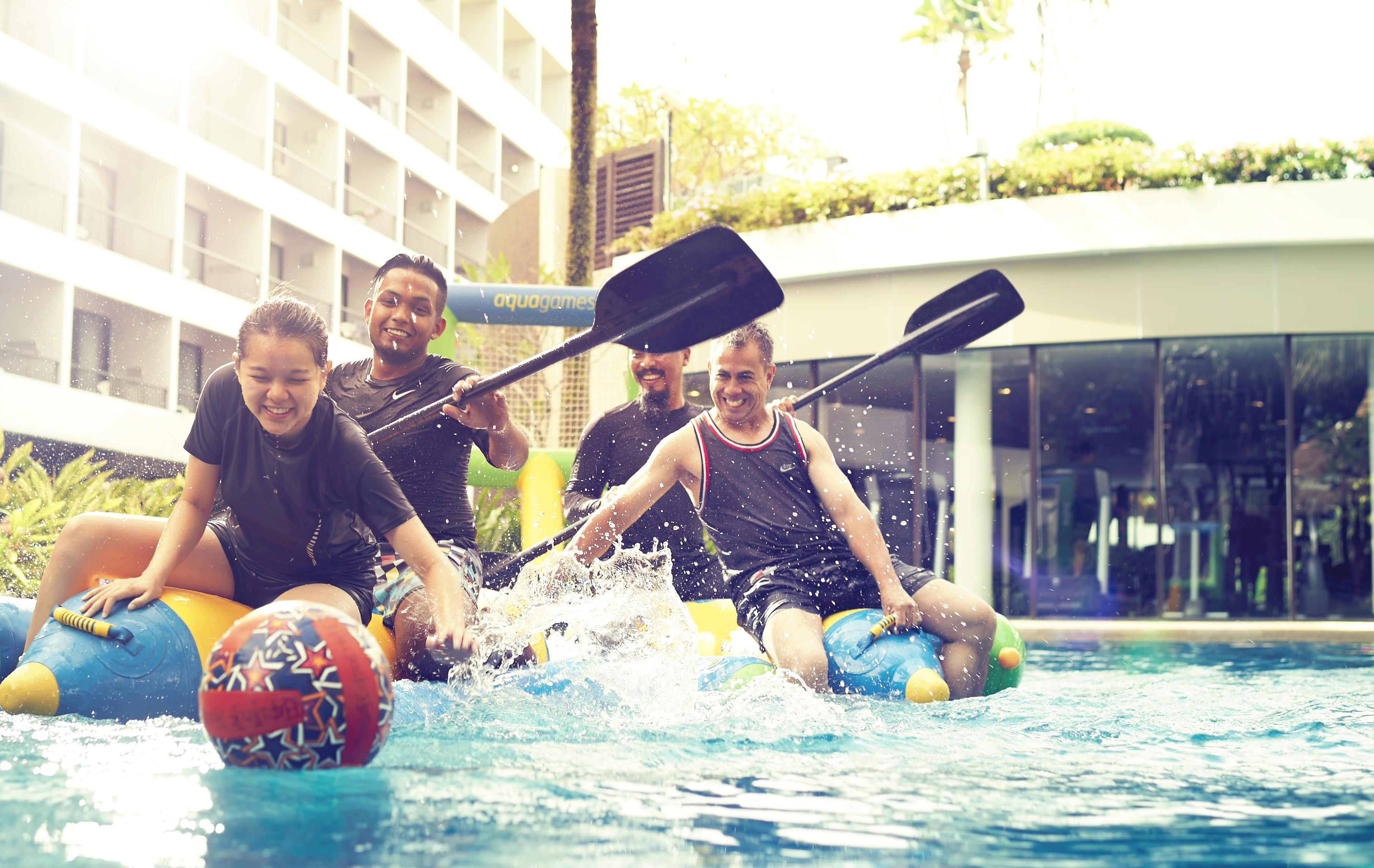 Hard Rock Hotel Penang Batu Ferringhi Esterno foto Rafting at the pool