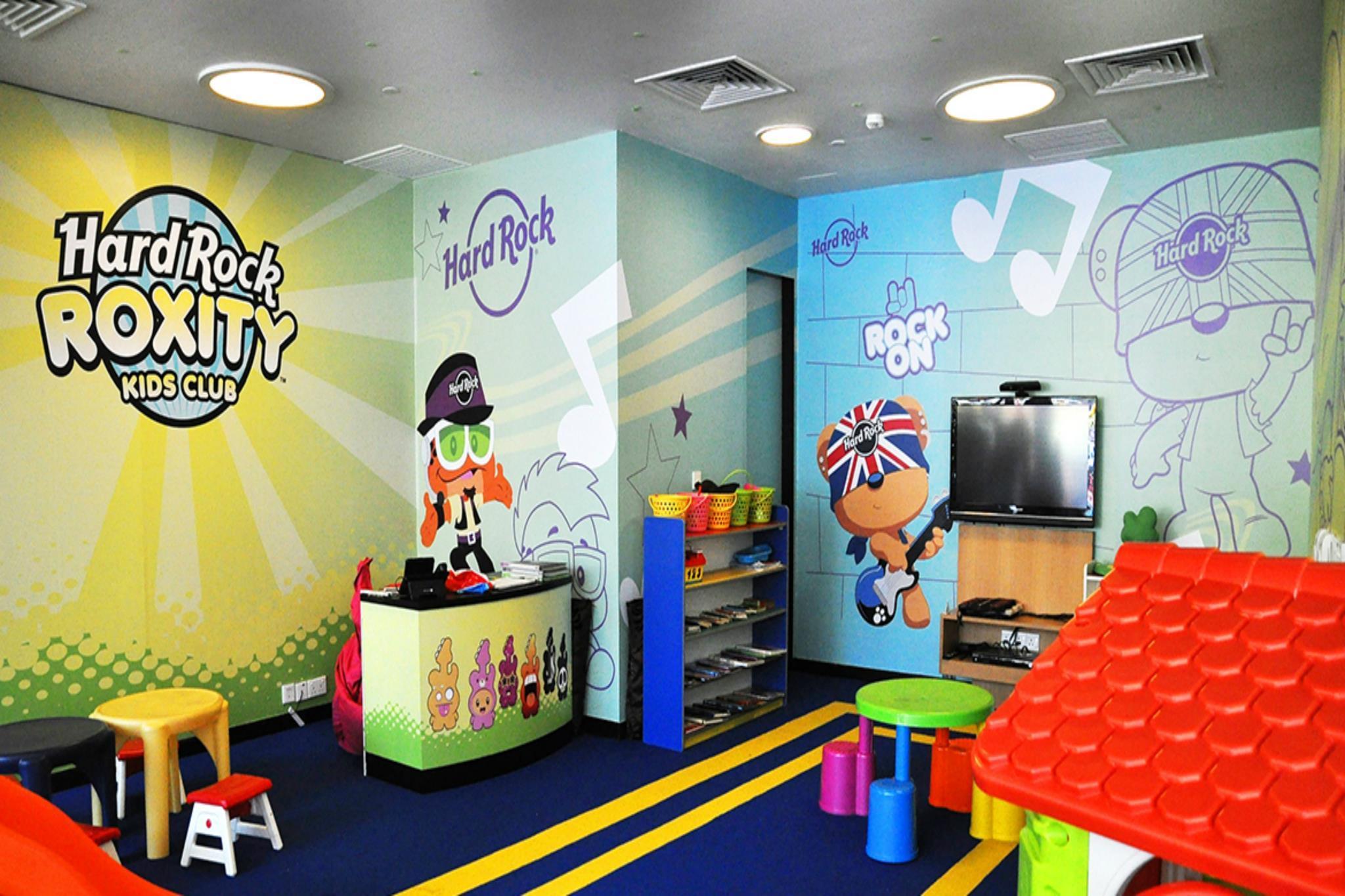 Hard Rock Hotel Penang Batu Ferringhi Esterno foto The interior of a typical Hard Rock Kidz Club