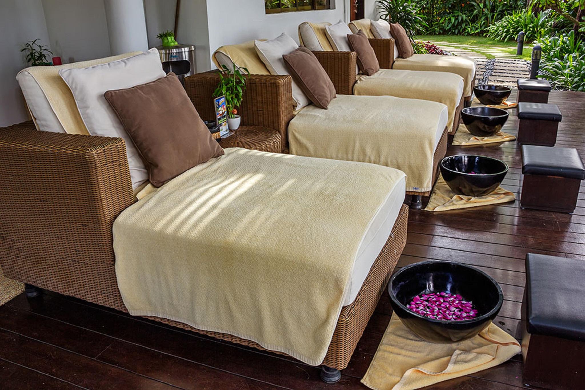Hard Rock Hotel Penang Batu Ferringhi Esterno foto Spa beds