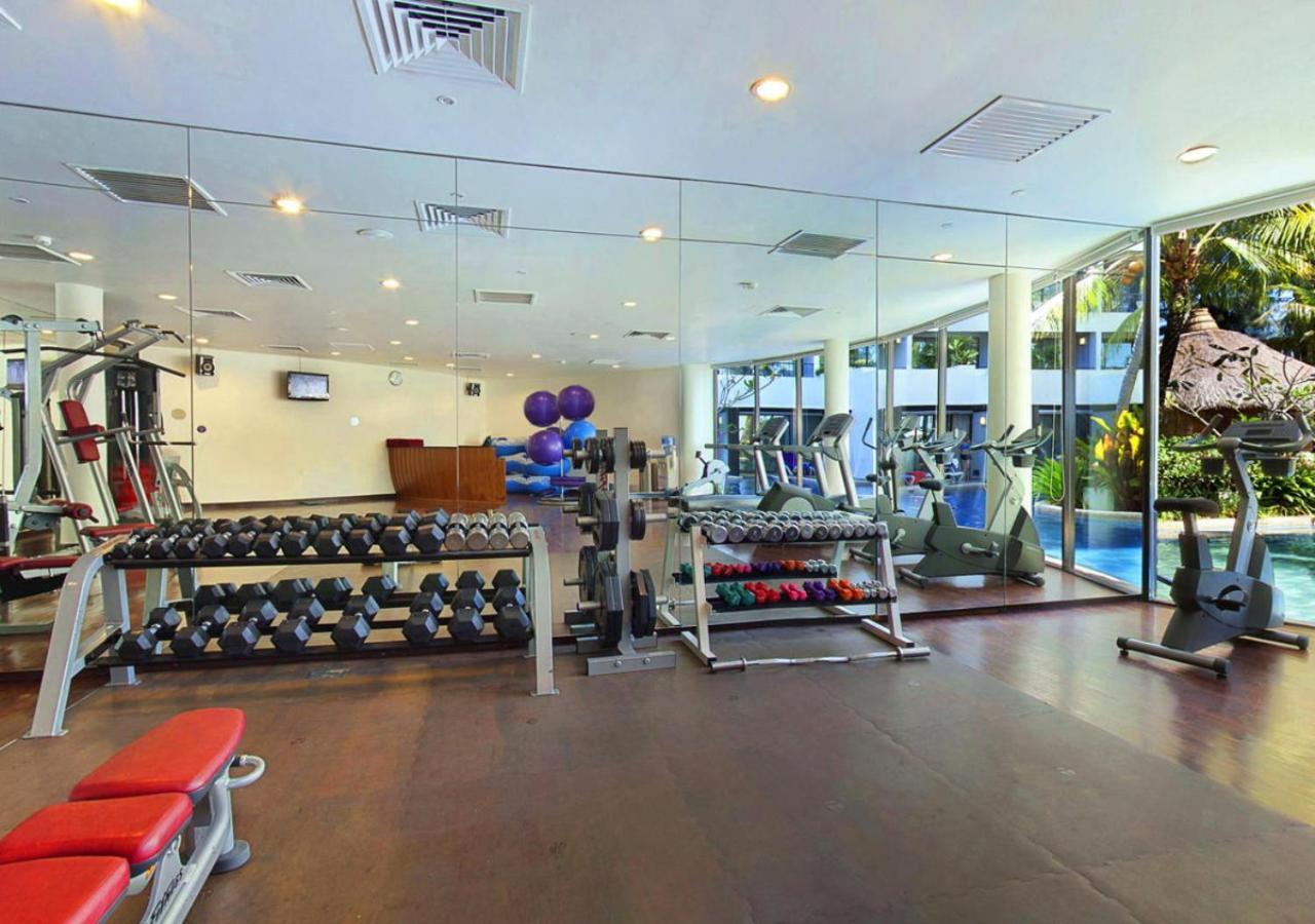 Hard Rock Hotel Penang Batu Ferringhi Esterno foto The gym at the hotel