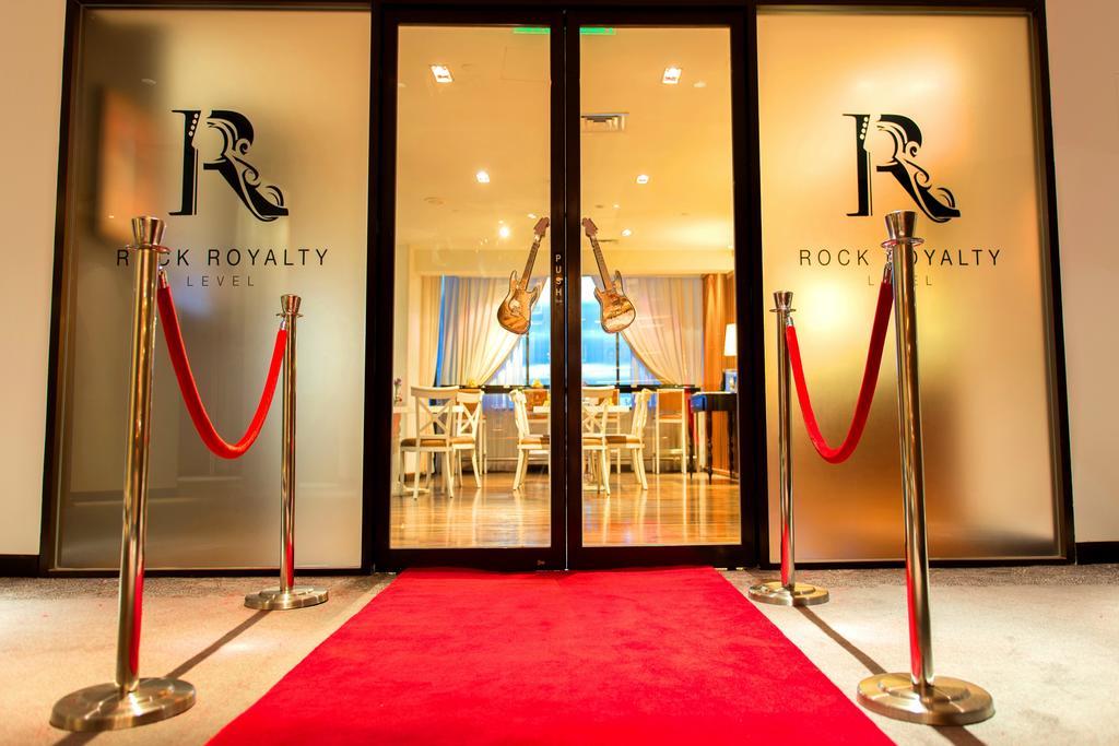 Hard Rock Hotel Penang Batu Ferringhi Esterno foto Rock Royalty Office
